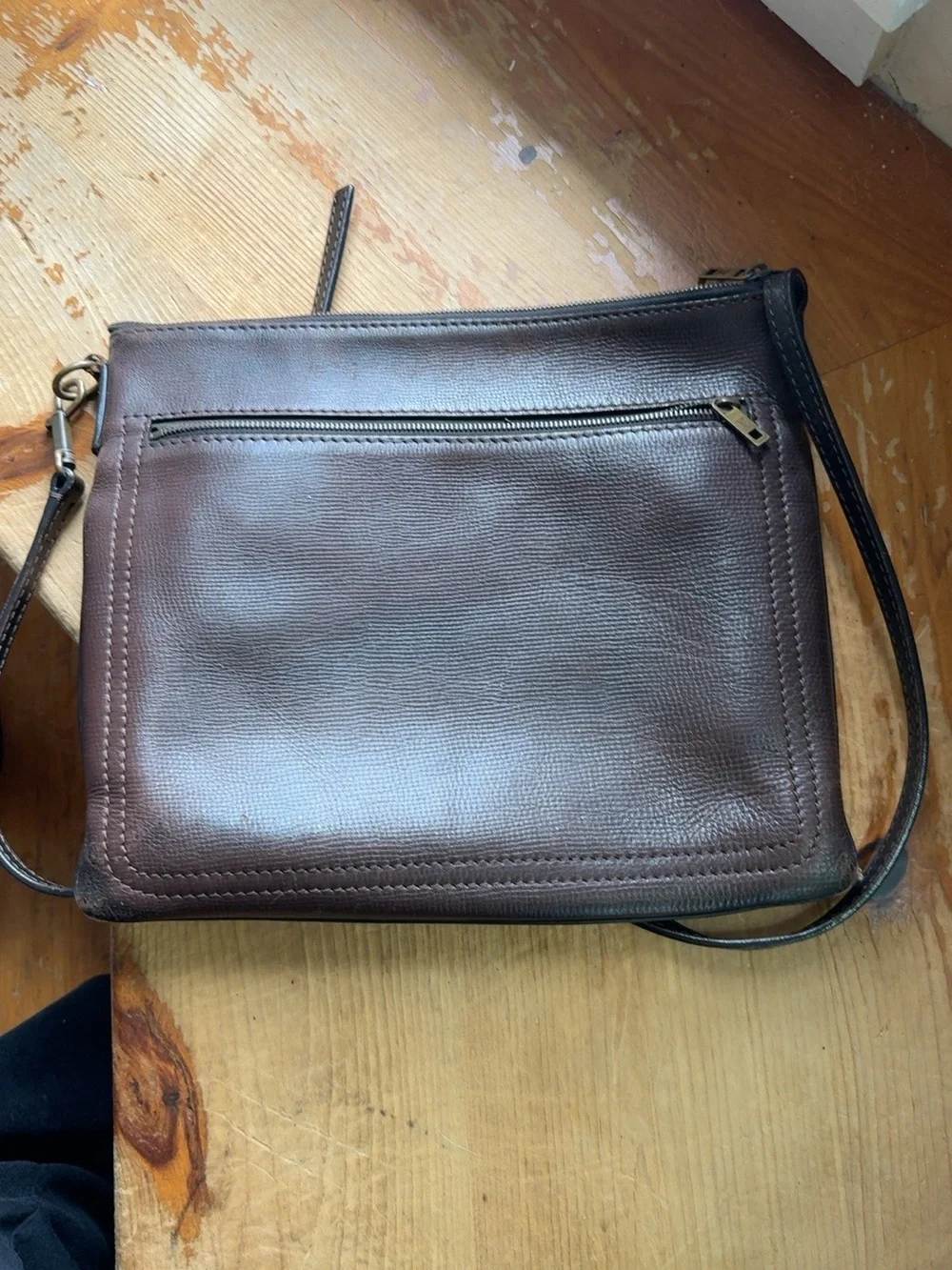 LOUIS VUITTON “LEATHER UTAH SHAWNEE”